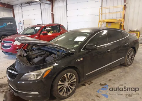 2017 Buick Lacrosse Essence z USA, uszkodzony, nr VIN 1G4ZP5SSXHU192073